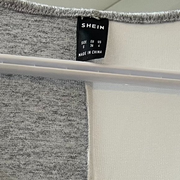 Long Sleeve V-neck Top - Picture 2 of 2